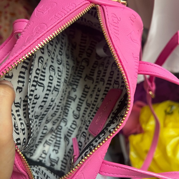 COPY - Juicy Couture Barrel Bag - Picture 3 of 4